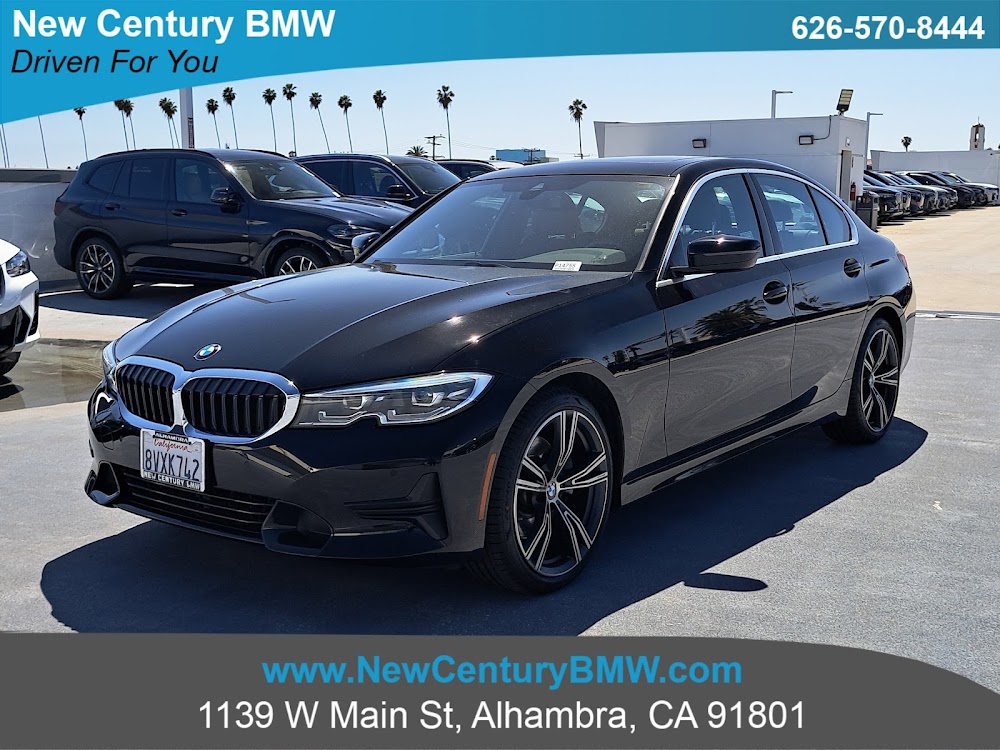 BMW G20 330i二手行情要如何評估? G20 330i有分外匯和總代理版本 ,至於外匯又有分歐規和美規 。330i外匯價格的收購價會低很多 ,歐規比美規會更低 。因為通常美規很多 G20 330i沒有 5AU跟車套件而且有些甚至不是330i Msport,加上美規就算是M版也似乎沒辦法選 2NH M卡鉗 。如果是歐規的話配備很多都選的跟總代理差不多,但必須要看有沒有電動座椅 (德國很多沒有選配這個 ) 。 這就是為什麼外匯330i收車價格會比總代理330i低不少 ,因為你本來外匯收購價就會比較低 ,加上你配備又輸總代理 ,總代理每一台都標配 5AU跟 M版,然後外匯圖資安裝一次要四五萬元 ,總代理每一台都有圖資~導致外匯車根本被屌打 。所以如果你是外匯 330i 然後沒有跟車和Msport ,收購價會低於總代理版本可能30 萬以上 。然後G20 330i touring 也就是330i旅行車又比一般四門的收購價大概高 15-25萬之間 ~所以旅行車款會比較保值 。