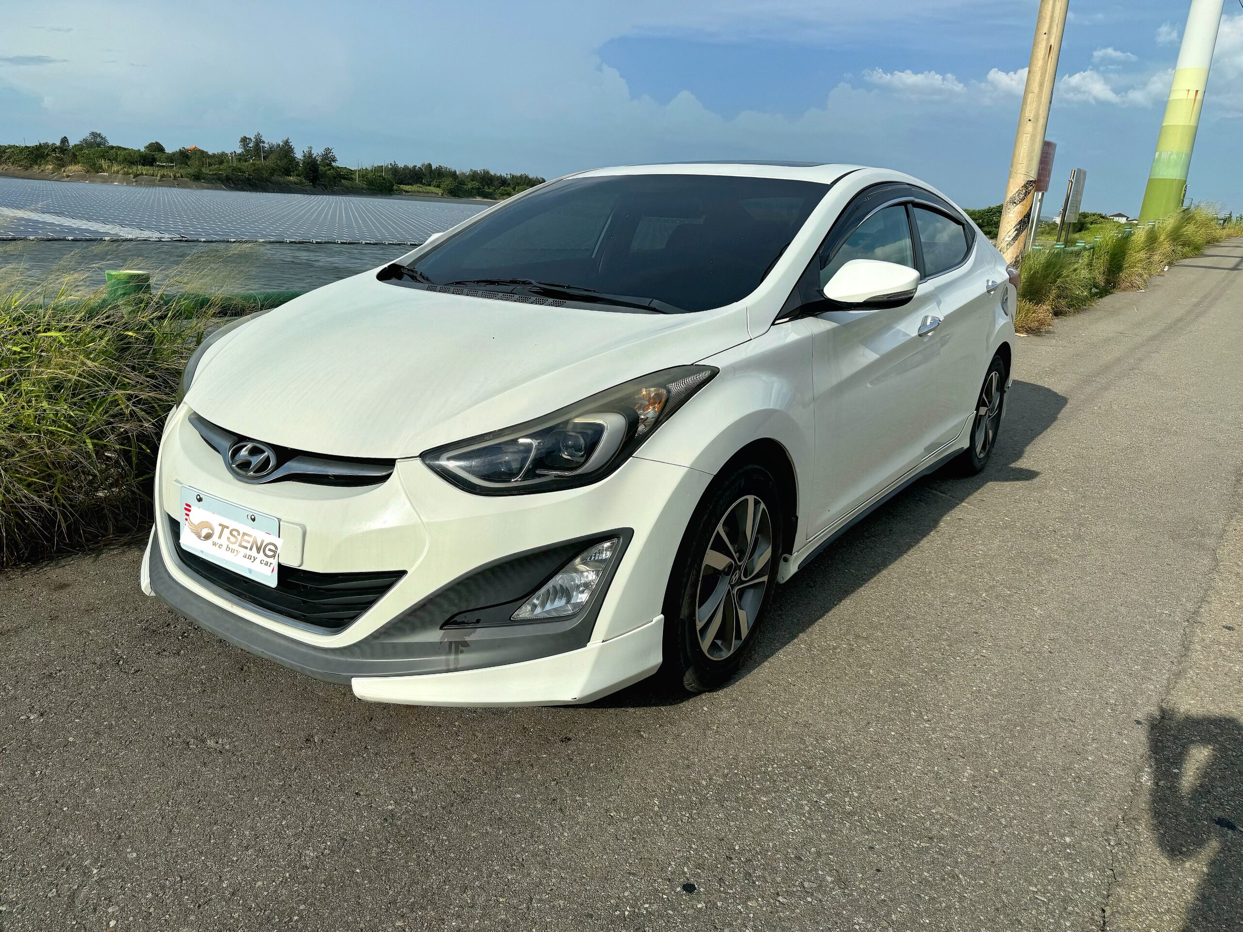 Hyundai中古車行情表價格：多數現代行情表價格會比雙田的行情表低不少，加上現代實際收購價又比權威更低。 所以Toyota的車去賣車商多半覺得價格不錯，但現代車主多半反應都會嚇一跳~但真的沒辦法，就算照行情表收同等級的車也會差個五萬十萬。 所以行情表訂在那邊，現代的二手車價格本身就是弱勢。