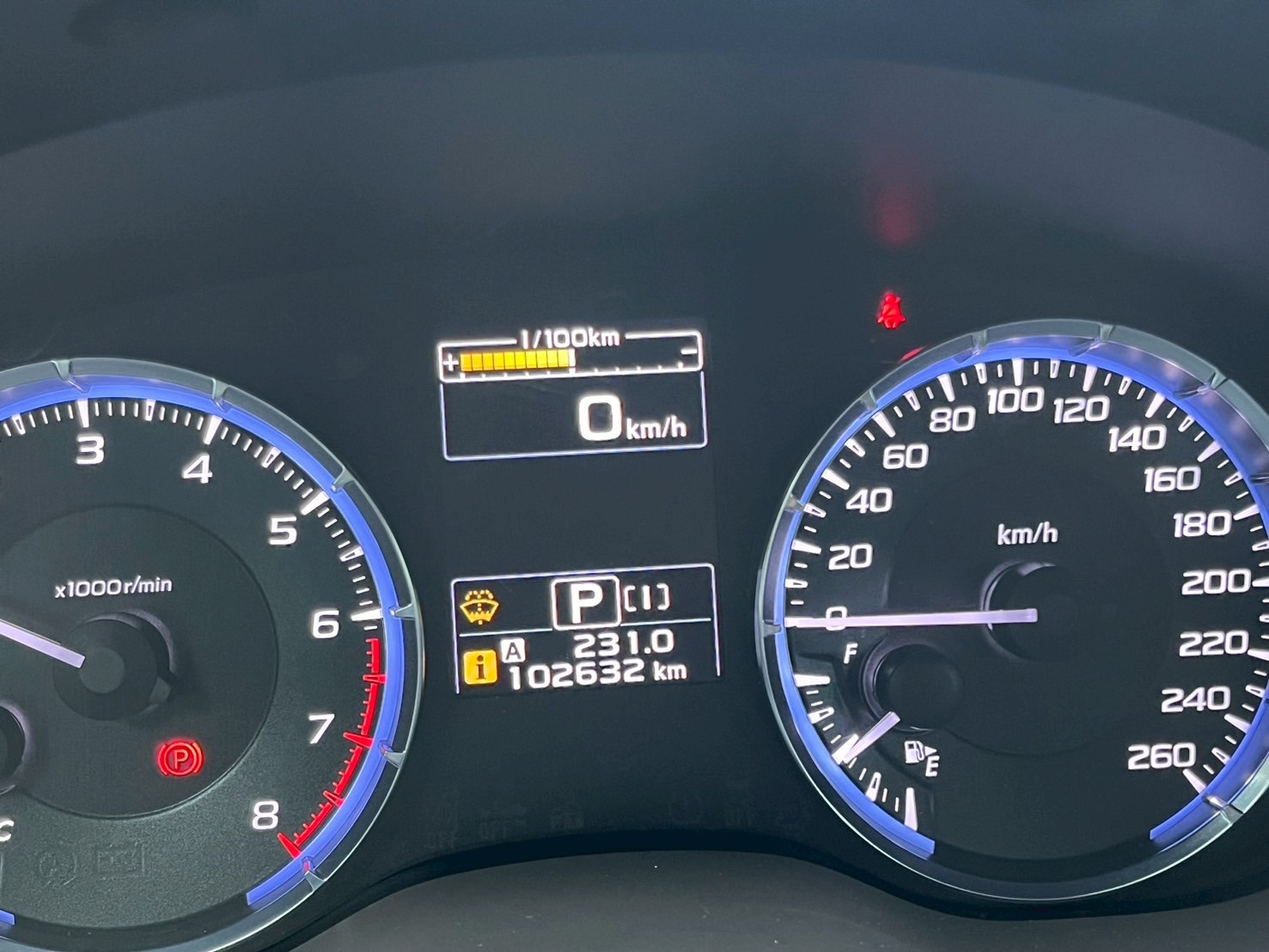 Subaru Levorg 中古車收購案例 桃園林先生有一台 2017 Levorg GT-S，行駛 11萬公里左右，因為遇到超速扣牌所以找小曾車庫收購。 小曾按照上述的邏輯評估，此車是1.6、沒有EyeSight、加上藍色，然後又扣牌半年所以估價上並沒有太高!後來林先生覺得還是需要用車，如果放到領牌再自售也不知道要卡多久，難得有車商願意收Levorg而且還是扣牌半年，於是就直接找我們處理。 我們到府評估後，覺得車況真的非常好，大多數Subaru車主都很照顧車!所以就用線上評估的價格和他買下來。唯一一個問題就是他冷氣壞掉了，所以收回來我有開去保養廠維修。 林先生一開始覺得很害怕跟車商交易，後來經由我們跟他溝通 :[車輛收購是我們付錢給您，又不是跟您收錢，請問有什麼好害怕的呢?] 為了降低他的害怕程度，我們直接約監理站連證件都沒跟他拿。直到過戶完收到全款的時候，林先生才鬆一口氣、覺得自己的擔心都是多餘的。 小曾車庫收購車輛一律都是遵循個資法和合約內容，多少錢就給你、不會事後跟你吵、也會馬上過戶! 如果你有Levorg無論有無扣牌都可以找我們收購，但就注意我提到的、17年的價格多半會比較差，可能跟16年差不多。沒EyeSight的價格也會比較差。如果因此覺得不開心的話，就去問原廠幹嘛亂搞啦!