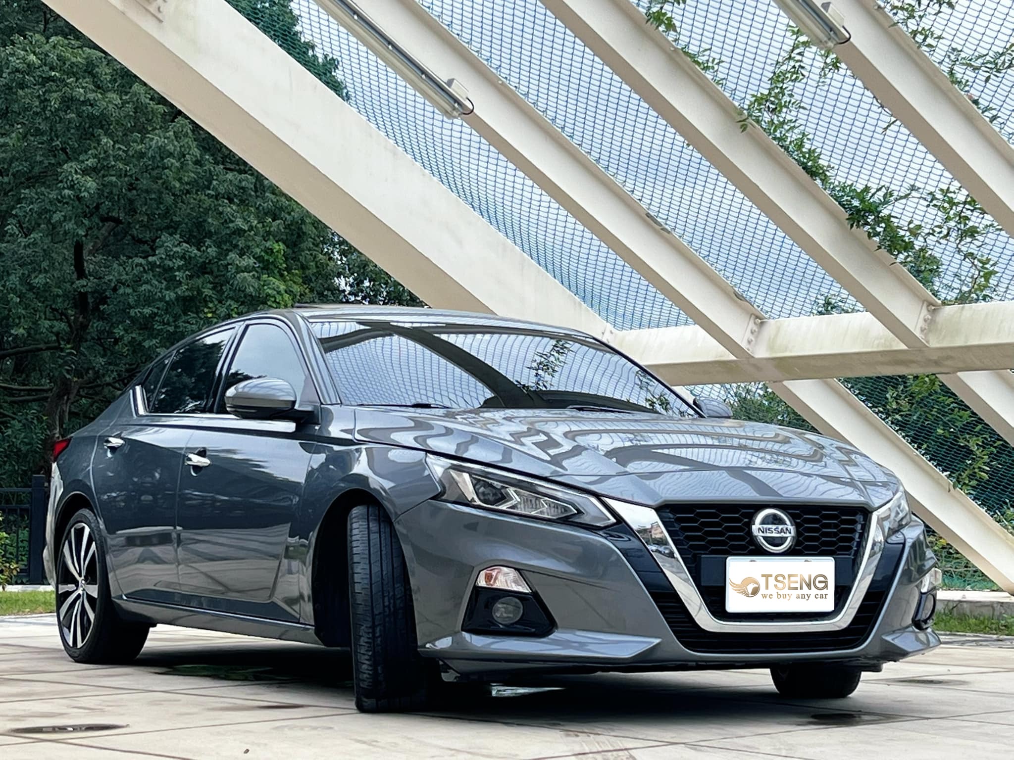 Nissan 中古車收購結論與推薦 雖然小曾對於Nissan的經營、二手行情跟車款不是很滿意，但我們也是所有車系都能收!就連Juke我們都收過不少台，所以你有Nissan的車絕對可以找我們估價! 我們收過最難搞的大概就Juke、Teana3.5、跑25萬的B18 Sentra、還有超多台沒修過變速箱的B17仙草，我想這樣的戰績應該外面車商沒幾家做的到。 當然漂亮的Altima、370Z、Kicks這些熱門車我們也都收過，所以只要Nissan的車想賣，我們都能服務您! 請參考小曾車庫的收購介紹，我們都可以免費線上估價並且到府估車服務您!