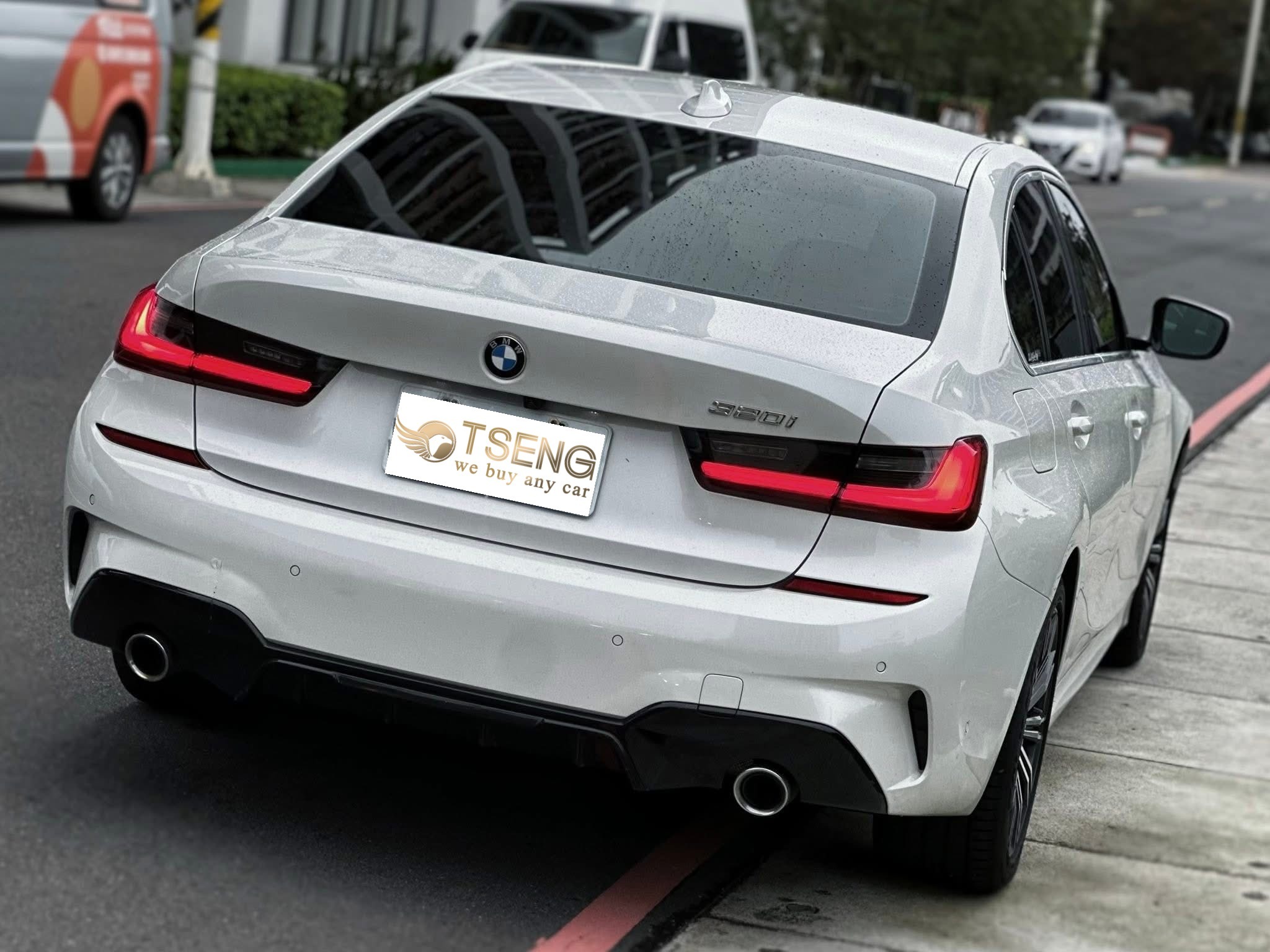 小曾車庫收購貸款車結論:小曾車庫提供貸款車輛收購、報廢,欠稅、欠罰單也都可以協助繳納。
但最後能不能成功收購還是要看你車輛的狀況,如果真的欠太多錢、欠太多稅金罰單,我們就是幫你做報廢的方式。
不過我們因為不限車款、品牌、車況、扣牌都能收購,也號稱是全台最敢收的二手車商,所以由我們來協助您成功的機率應該遠高於其他車商!