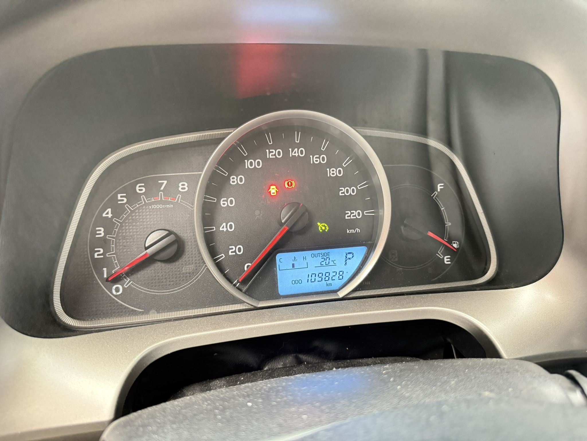 為什麼Rav4收車和賣車估價最推薦小曾車庫?小曾車庫擅長收購Rav4，無論車況很棒或者事故修復過的Rav4，又或者超高里程、油電、營業車、酒駕扣牌、超速扣牌、調錶，小曾車庫都能到府收購! 我們會先線上幫您估價，覺得可接受就會到您府上處理~而且我們什麼車況都能收，不用擔心車商會挑車買~更能節省您寶貴的時間。 找小曾車庫收購Rav4不用擔心故意不過戶、交易後找麻煩等流氓行為，馬上給錢馬上過戶~您完全可以無痛賣車不用擔心的!