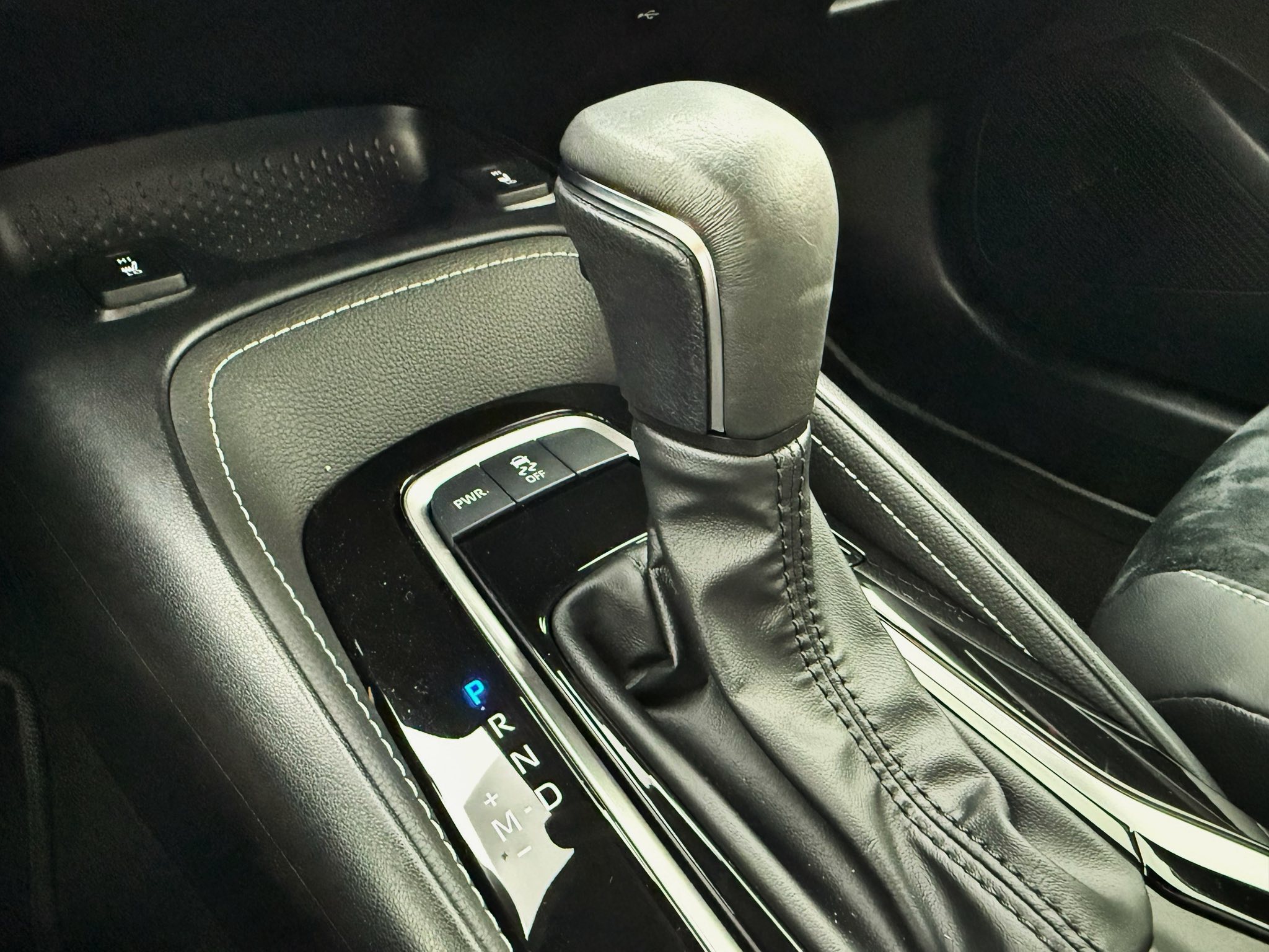 中古車收購紀錄 – Toyota 2023 Auris 旗艦版 孫先生有一台 2023  Corolla Sport 旗艦版，外觀藍色、里程只跑5000公里。當天問到報價後，馬上就約我們隔天收。 就連小曾車庫都很少遇到這麼迅速的收車案例!基本上看車過程，跑五千公里也沒什麼可以嫌棄的。 雖然藍色價格略輸黑白色，但只有跑五千公里所以捏著買也是沒問題的。 最後就用客戶想賣的價格直接成交，很感謝孫先生的信任。 如果你有任何 Corolla Sport/Auris，無論年份、里程、車況，小曾車庫都可以收購!最快當天就能買下來給你鈔票。